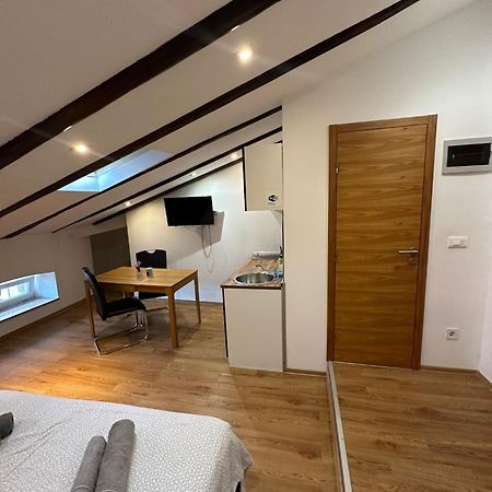Apartment In The Heart Of Póla Kültér fotó