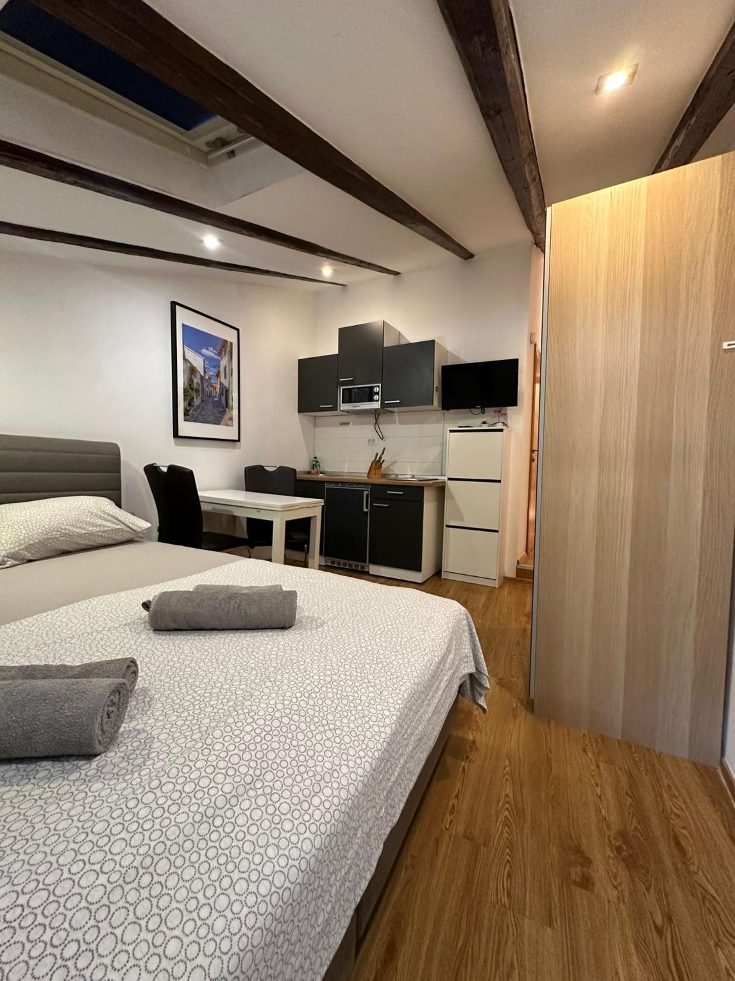 Apartment In The Heart Of Póla Kültér fotó