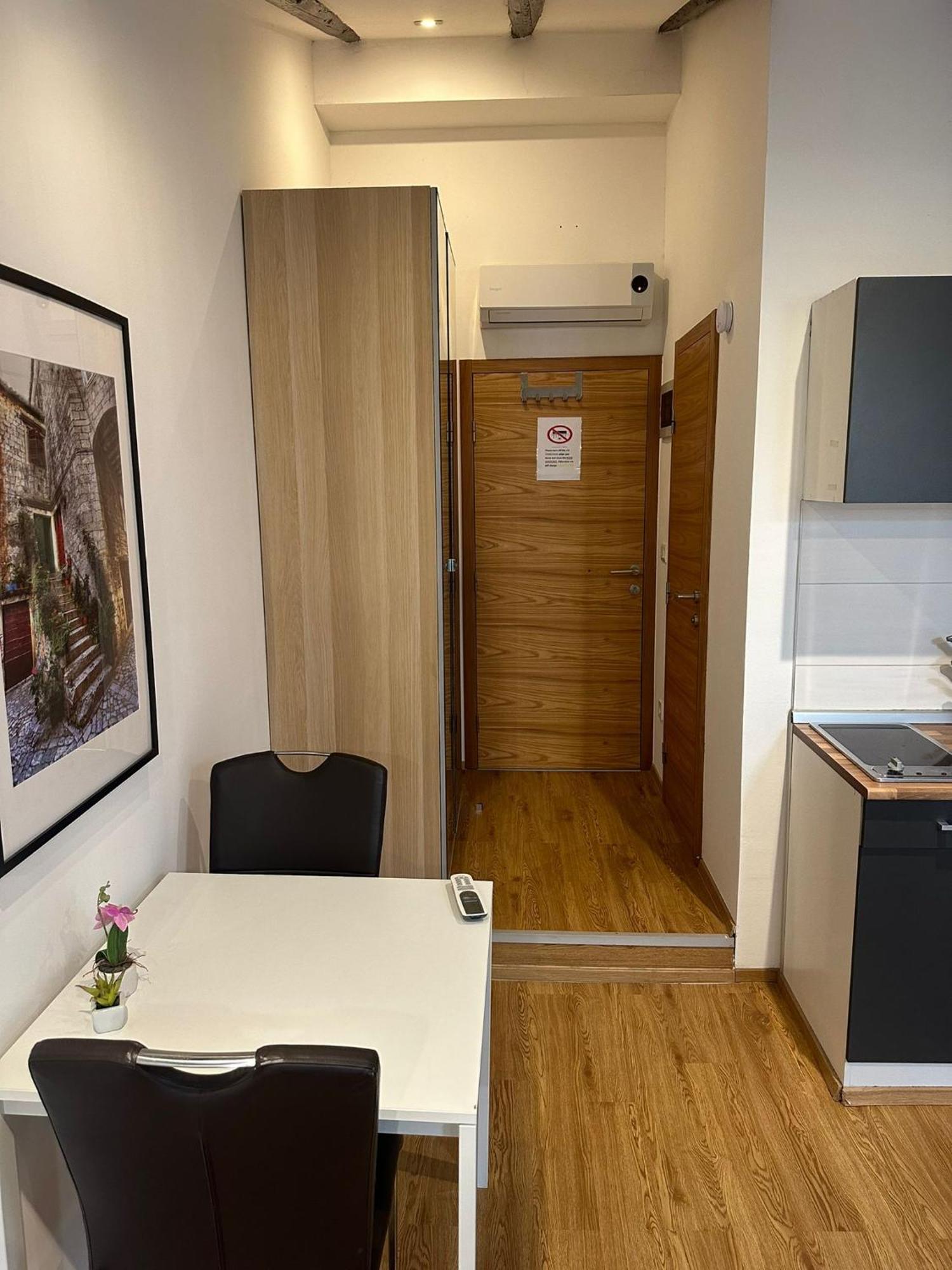 Apartment In The Heart Of Póla Kültér fotó