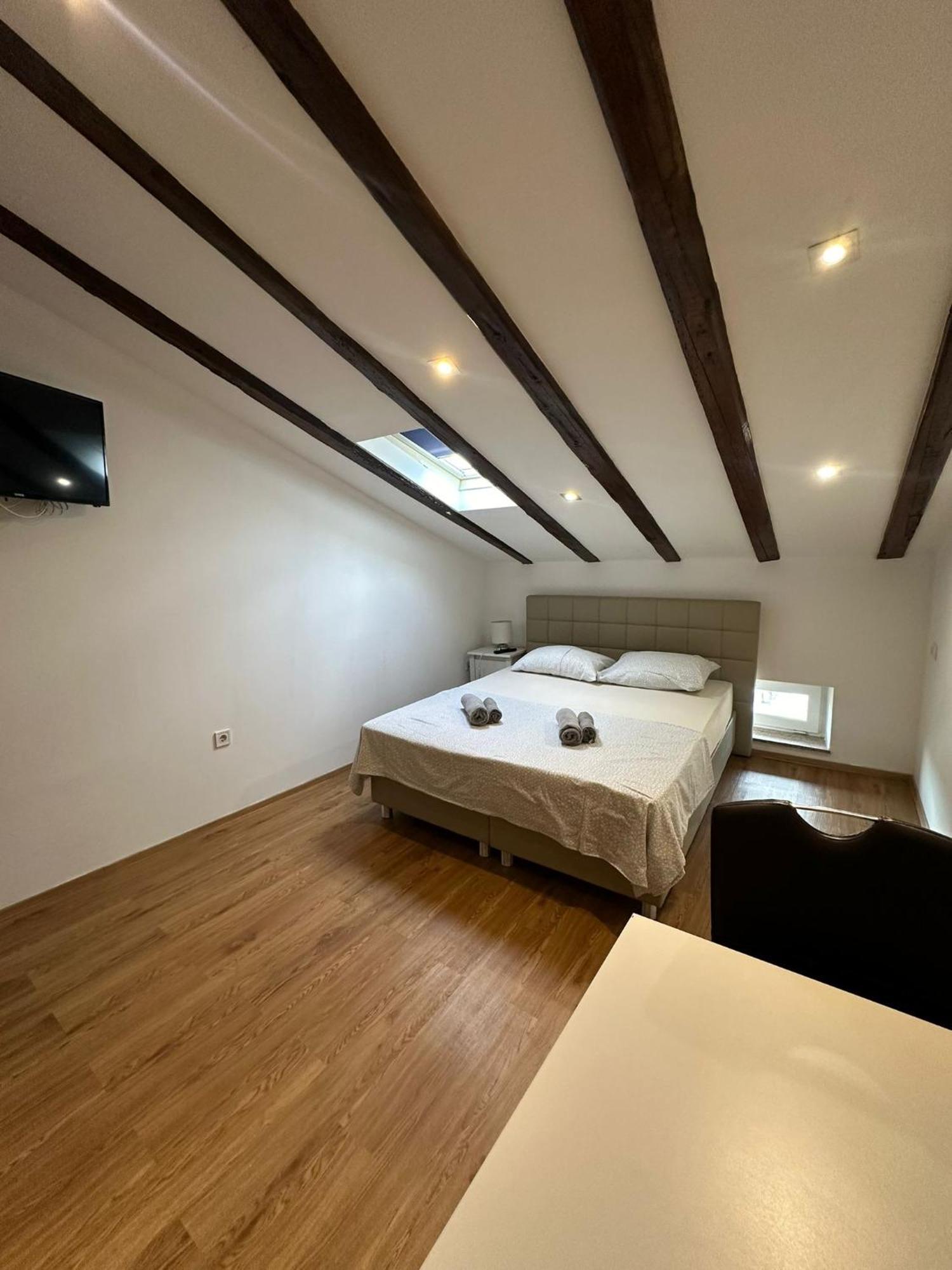 Apartment In The Heart Of Póla Kültér fotó