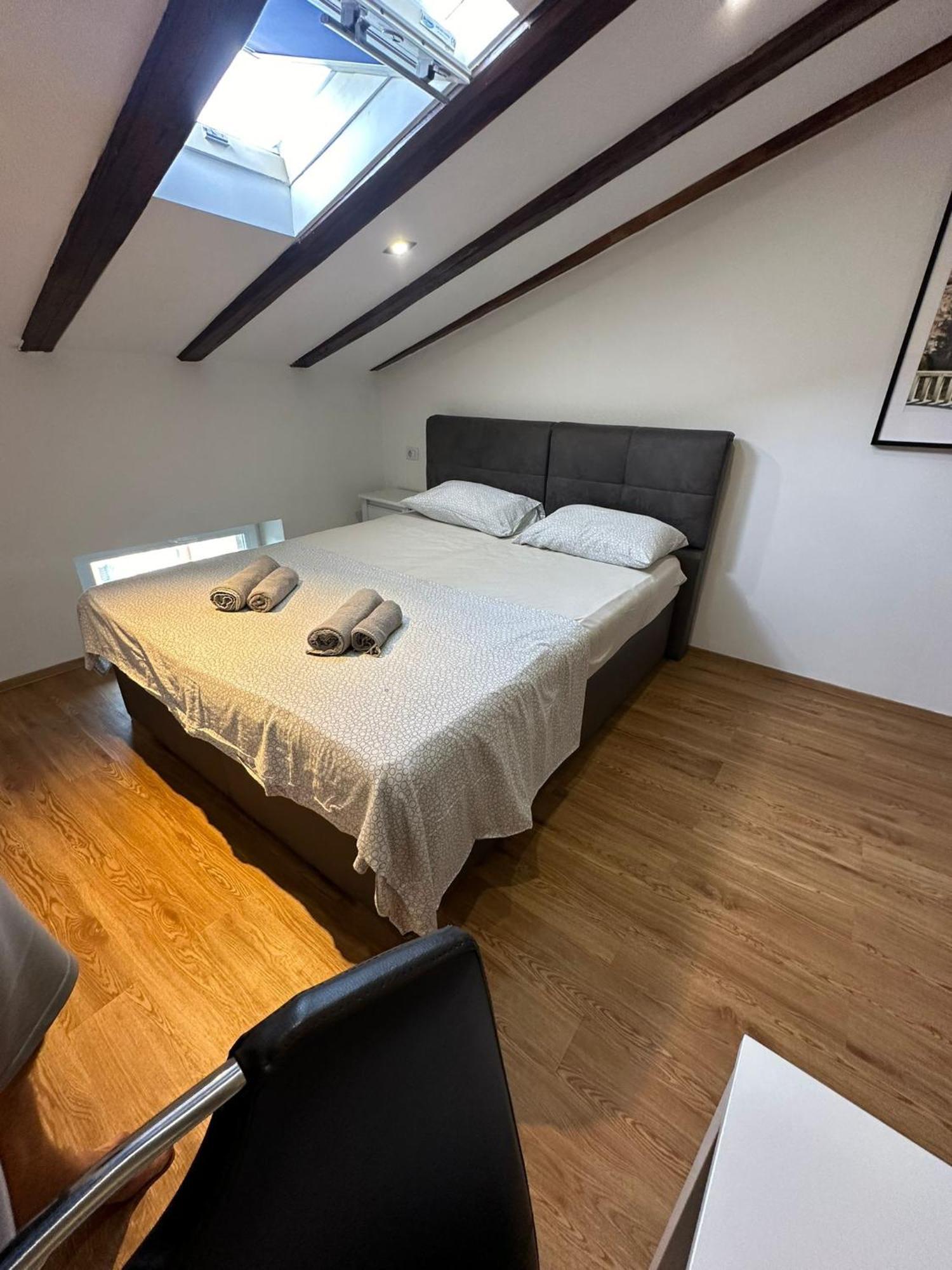 Apartment In The Heart Of Póla Kültér fotó